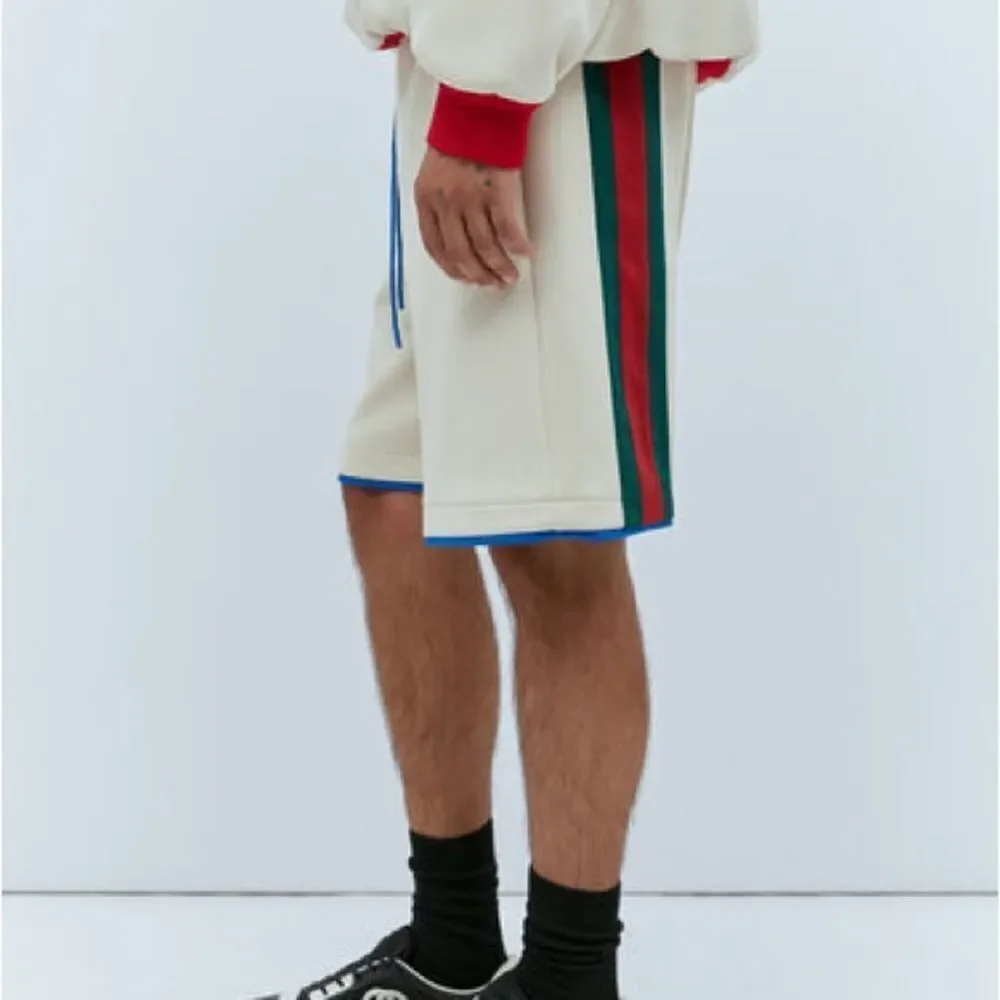 Gucci NWT Logo Embossed Web Stripe Basketball Shorts Medium